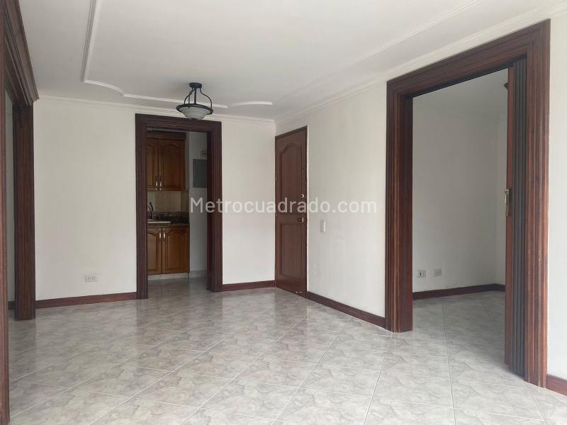 3BR Apartment with Study and Covered Parking in El Poblado - 2