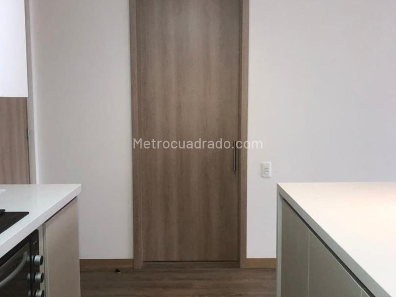 Apartamento Estudio de 1 Alcoba en Conjunto Cerrado en El Poblado - 3