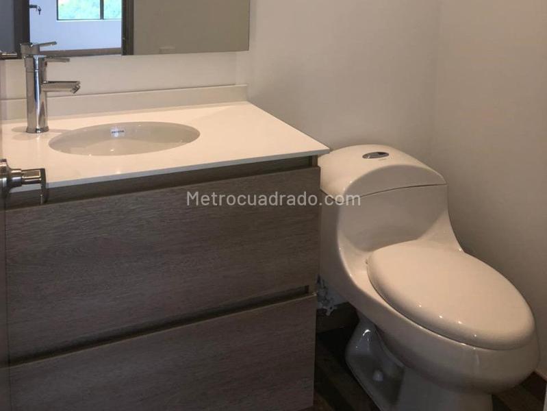 Apartamento Estudio de 1 Alcoba en Conjunto Cerrado en El Poblado - 6