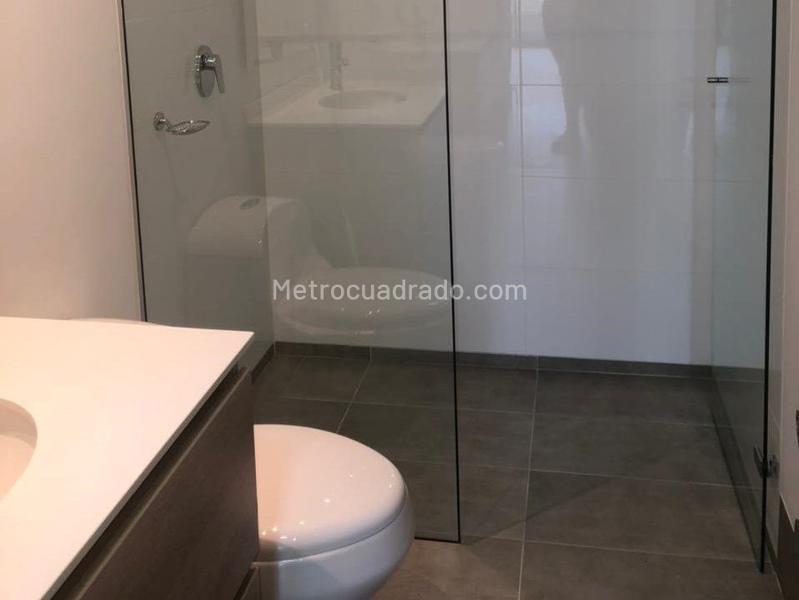 Apartamento Estudio de 1 Alcoba en Conjunto Cerrado en El Poblado - 8