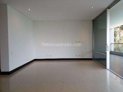 Apartamento en venta en El Poblado, Medellín · foto 2 de 20