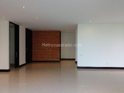 Apartamento en venta en El Poblado, Medellín · foto 3 de 20
