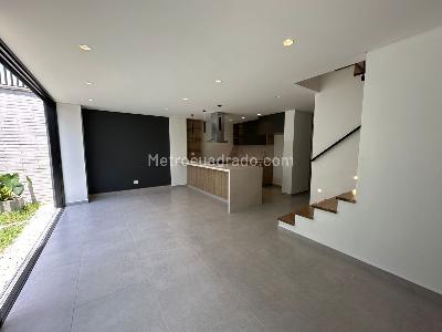 Casa de 2 alcobas en venta en Rionegro, Rionegro, 230 m² · foto 2 de 16