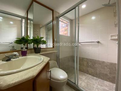 Apartamento de 3 alcobas en venta en El Poblado, Medellín, 125 m² · foto 12 de 13