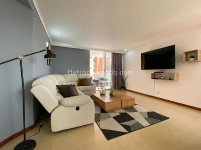 Apartamento de 3 alcobas en venta en El Poblado, Medellín, 125 m² · foto 2 de 13