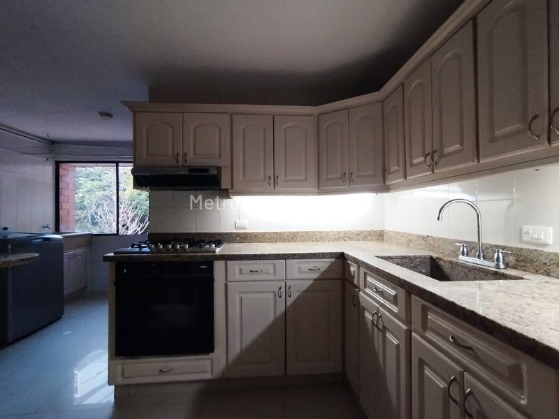 Furnished 4BR Apartment in El Poblado with 3 Baths - 6