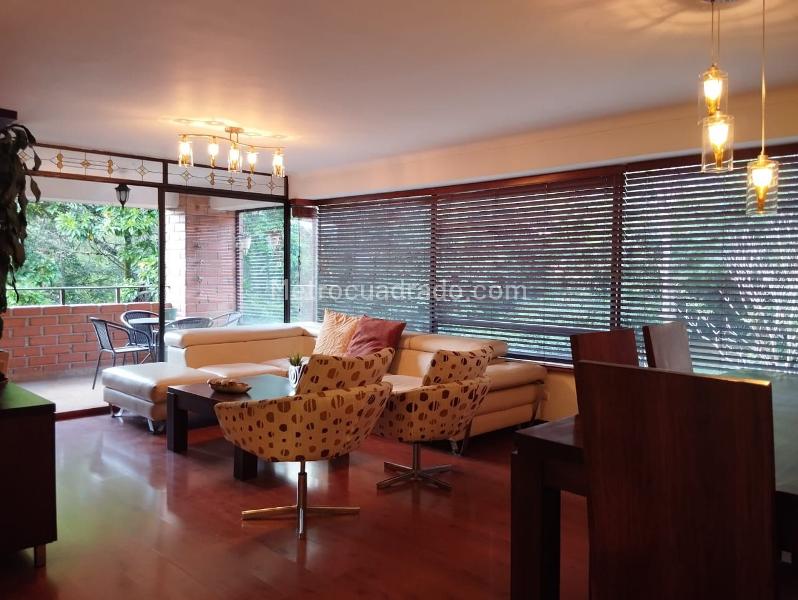 Furnished 4BR Apartment with 3 Baths in El Poblado - 2