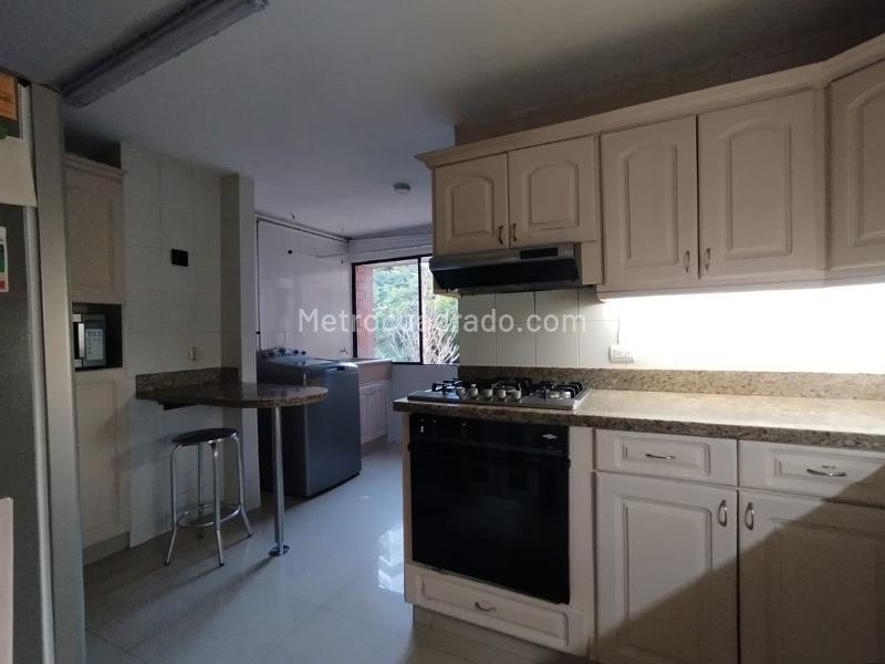 Furnished 4BR Apartment with 3 Baths in El Poblado - 5