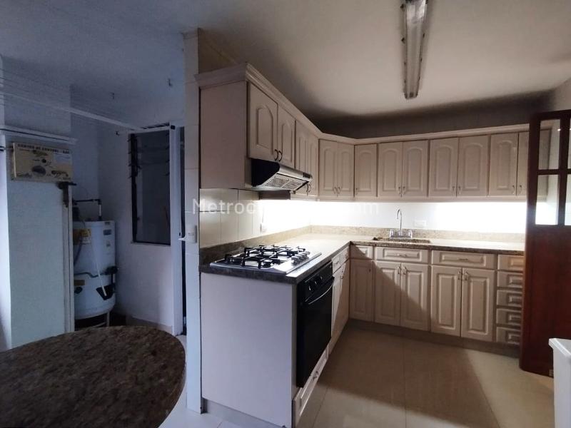 Furnished 4BR Apartment with 3 Baths in El Poblado - 7