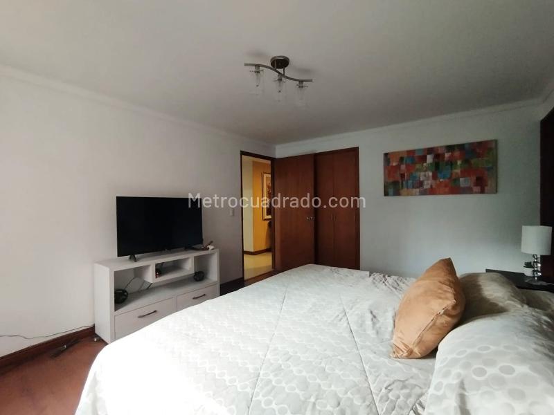 Furnished 4BR Apartment with 3 Baths in El Poblado - 9