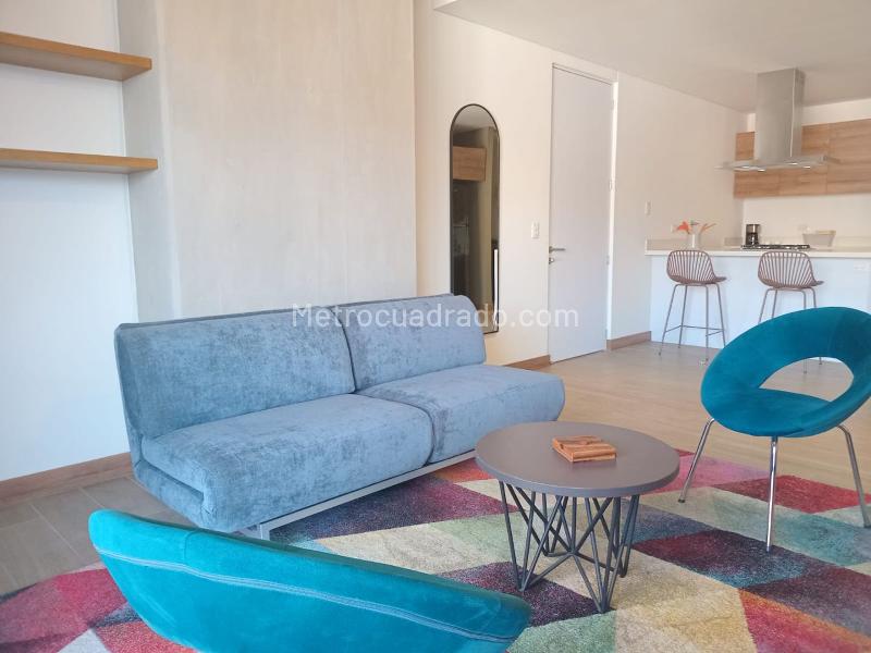 1BR Apartaestudio in El Poblado with Balcony & Parking - 3