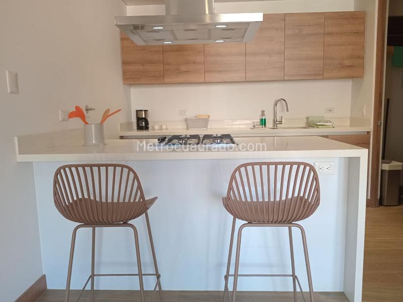 1BR Apartaestudio in El Poblado with Balcony & Parking - 7