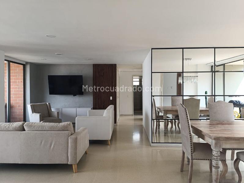 Furnished 3BR Apartment with Gym in El Poblado - 3