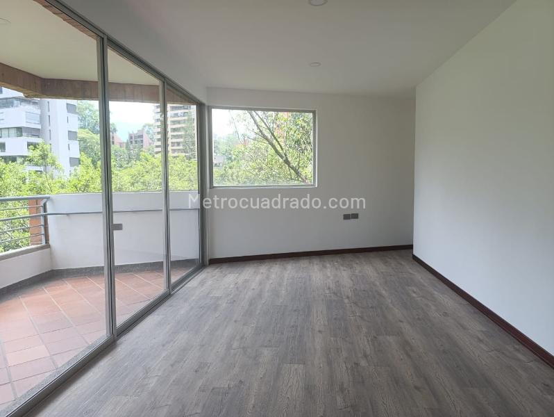 Apartamento Elegante de 3 Alcobas con Gimnasio en El Poblado - 2
