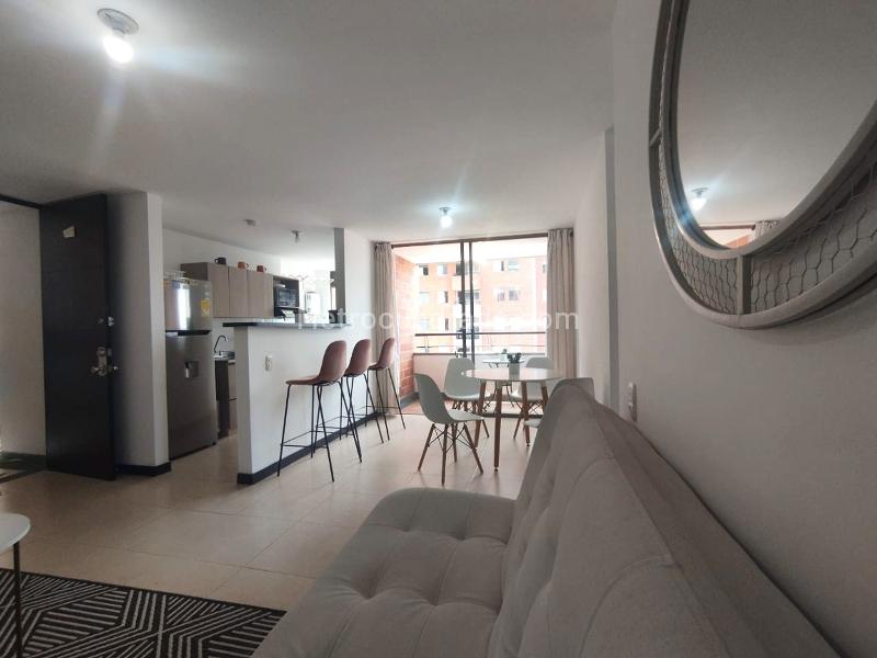 Apartamento Moderno de 3 Alcobas en El Poblado con Gran Acceso - 2