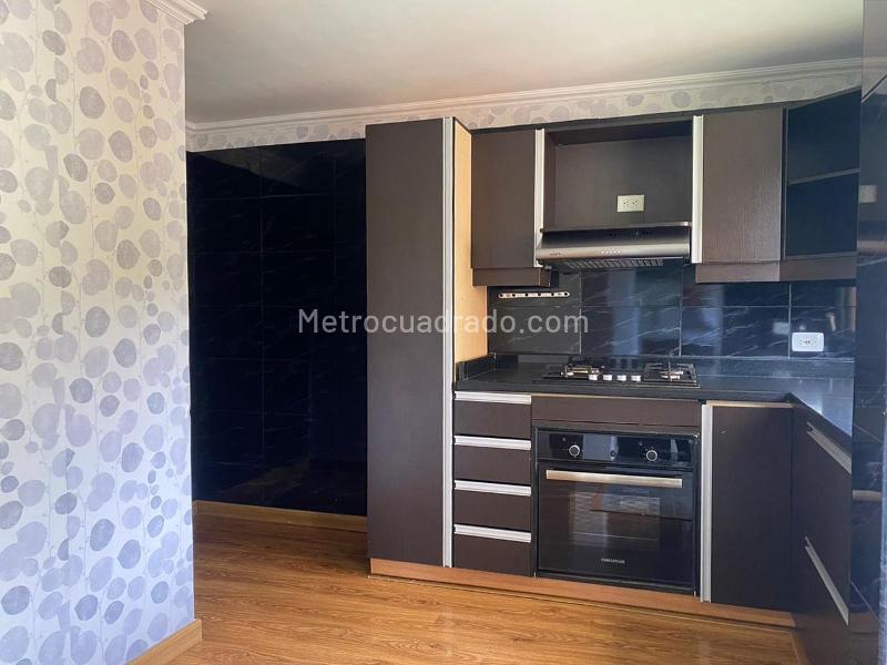 Apartamento de 3 Alcobas con Balcón y Parqueo Lineal Cubierto en El Poblado - 7