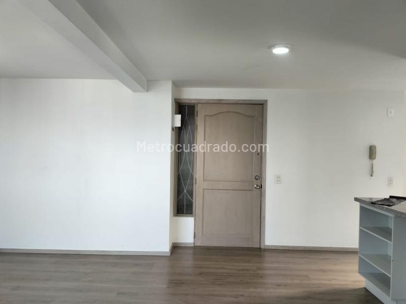 Apartamento de 2 Alcobas con Piscina en El Poblado - 3