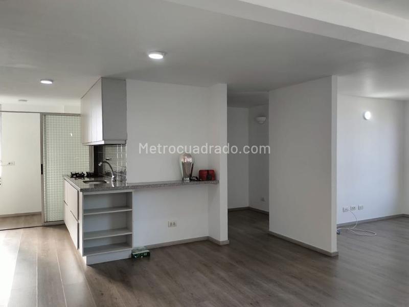 Apartamento de 2 Alcobas con Piscina en El Poblado - 4