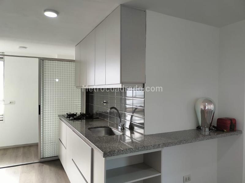 Apartamento de 2 Alcobas con Piscina en El Poblado - 5