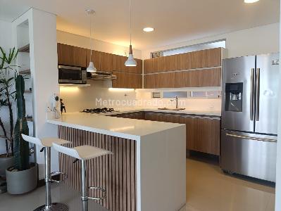 Apartamento de 2 alcobas en venta en El Poblado, Medellín, 119 m² · foto 6 de 20