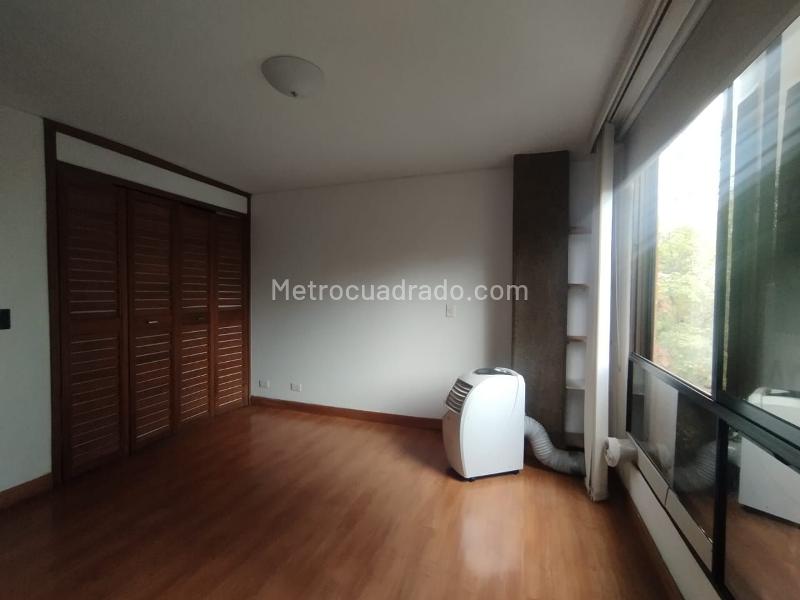 2BR Apartment with Green Areas in El Poblado - 9