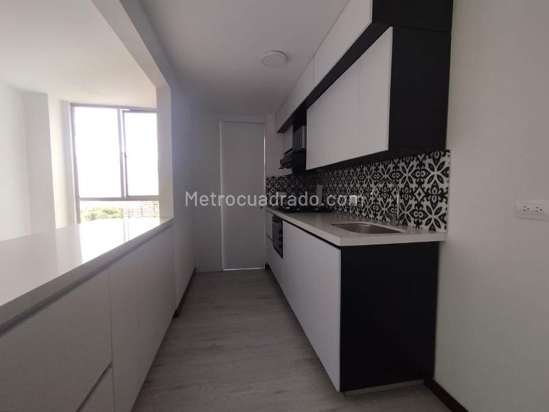 Apartamento de 3 Alcobas con Balcón y Parqueadero Cubierto en El Poblado - 7
