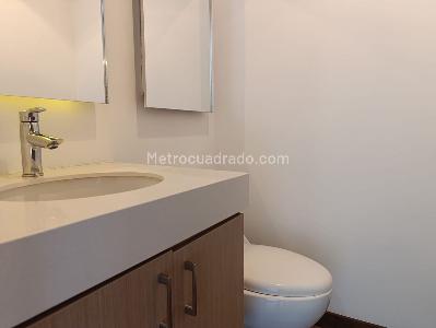 Apartamento de 2 alcobas en venta en El Poblado, Medellín, 119 m² · foto 13 de 16