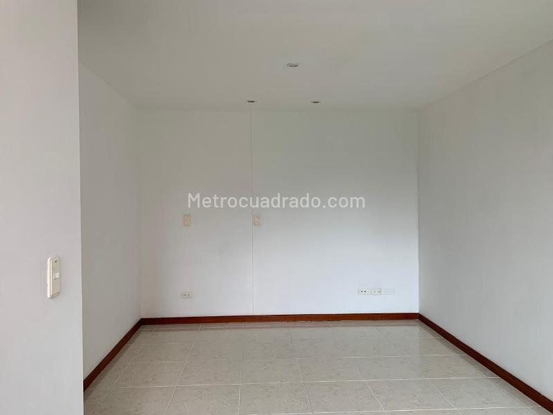 Modern 2BR Apartment Near Supermarkets in El Poblado - 9