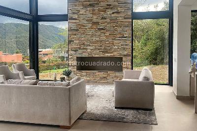 Casa de 3 alcobas en venta en Envigado, Envigado, 245 m² · foto 2 de 19