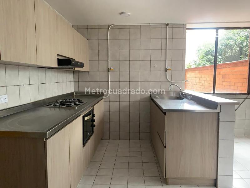 Spacious 3BR Apartment with 3 Baths in El Poblado - 3