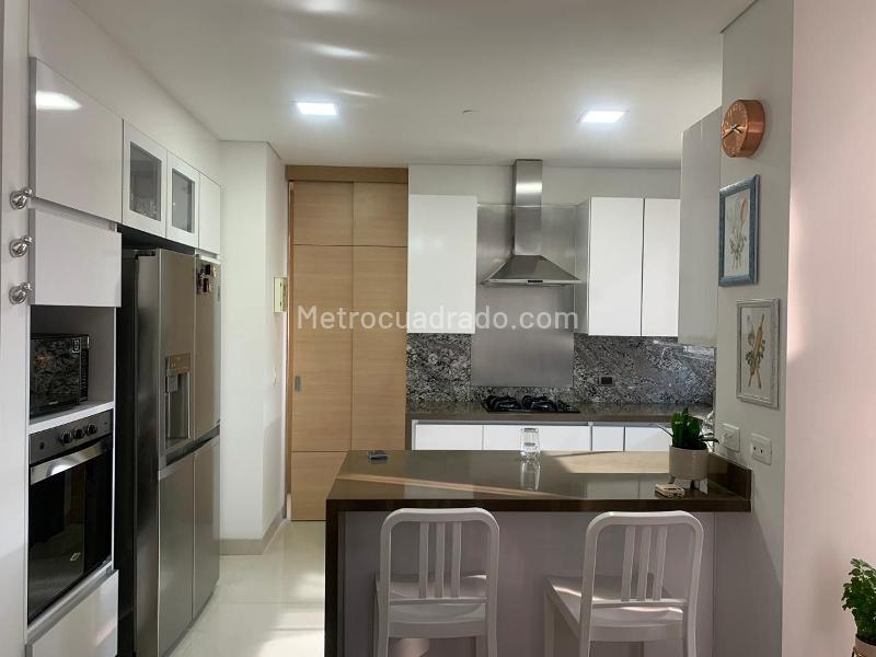 Apartamento Amoblado de 3 Alcobas en El Poblado (4 Baños) - 5