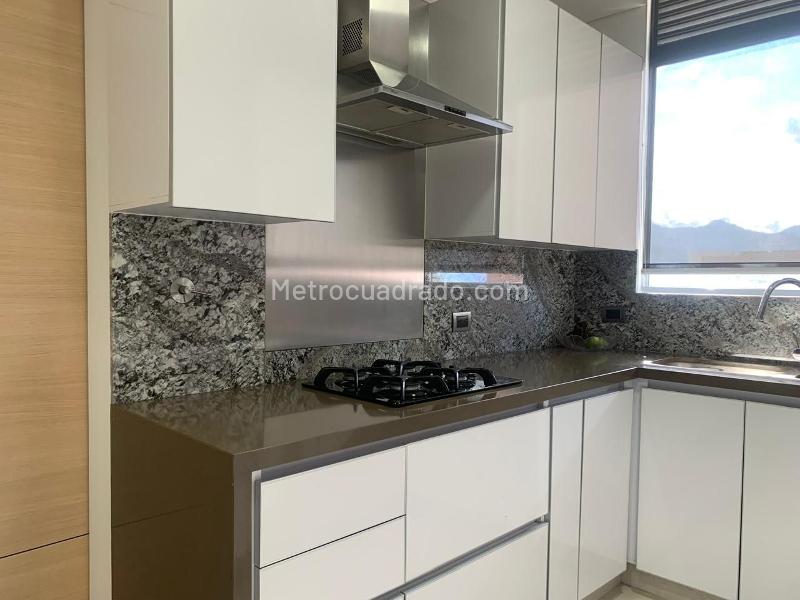 Apartamento Amoblado de 3 Alcobas en El Poblado (4 Baños) - 9