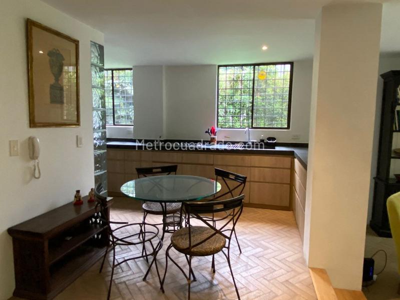 Apartamento amoblado de 2 Alcobas con Balcón en El Poblado - 5