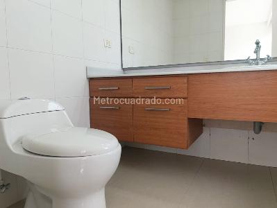 Apartamento de 3 alcobas en venta en El Poblado, Medellín, 380 m² · foto 17 de 19