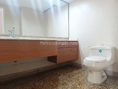 Apartamento de 3 alcobas en venta en El Poblado, Medellín, 380 m² · foto 18 de 19