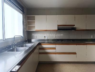 Apartamento de 3 alcobas en venta en El Poblado, Medellín, 380 m² · foto 4 de 19