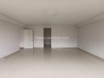 Apartamento de 3 alcobas en venta en El Poblado, Medellín, 380 m² · foto 7 de 19