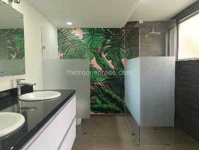 Casa de 3 alcobas en venta en El Poblado, Medellín, 289 m² · foto 15 de 19