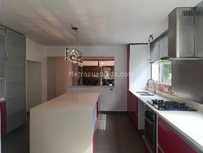 Casa de 3 alcobas en venta en El Poblado, Medellín, 289 m² · foto 9 de 19