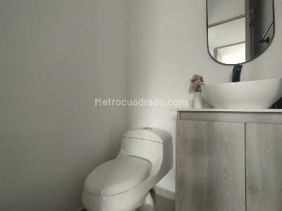 Apartamento de 1 alcoba en arriendo en Lalinde, Medellín, 45 m² · foto 10 de 11
