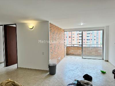 Apartamento de 3 alcobas en arriendo en Patio Bonito, Medellín, 92 m² · foto 3 de 14