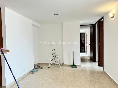 Apartamento de 3 alcobas en arriendo en Patio Bonito, Medellín, 92 m² · foto 5 de 14