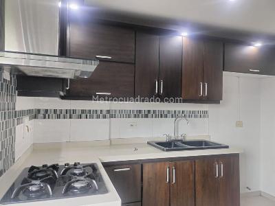 Apartamento de 3 alcobas en arriendo en Envigado, Envigado, 100 m² · foto 9 de 19