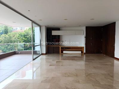 Apartamento en arriendo en El Poblado, Medellín · foto 2 de 19