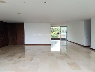 Apartamento en arriendo en El Poblado, Medellín · foto 4 de 19