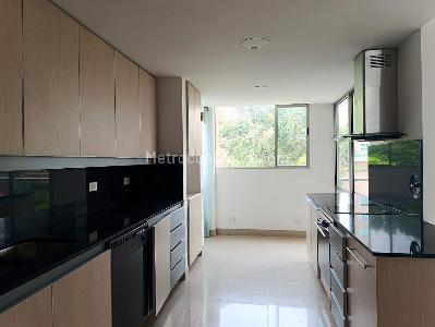 Apartamento en arriendo en El Poblado, Medellín · foto 5 de 19