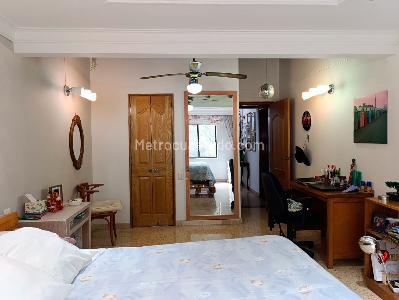 Casa de 3 alcobas en venta en El Poblado, Medellín, 240 m² · foto 11 de 20