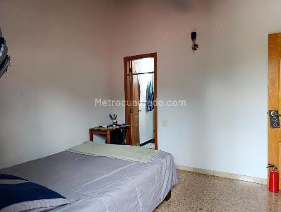 Casa de 3 alcobas en venta en El Poblado, Medellín, 240 m² · foto 15 de 20