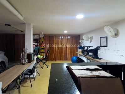 Casa de 3 alcobas en venta en El Poblado, Medellín, 240 m² · foto 16 de 20
