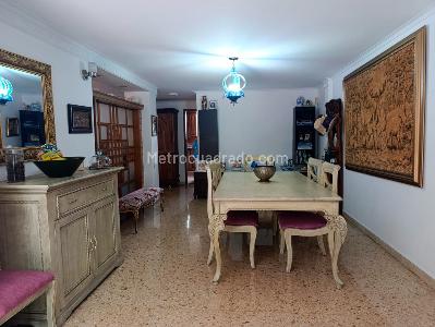 Casa de 3 alcobas en venta en El Poblado, Medellín, 240 m² · foto 3 de 20